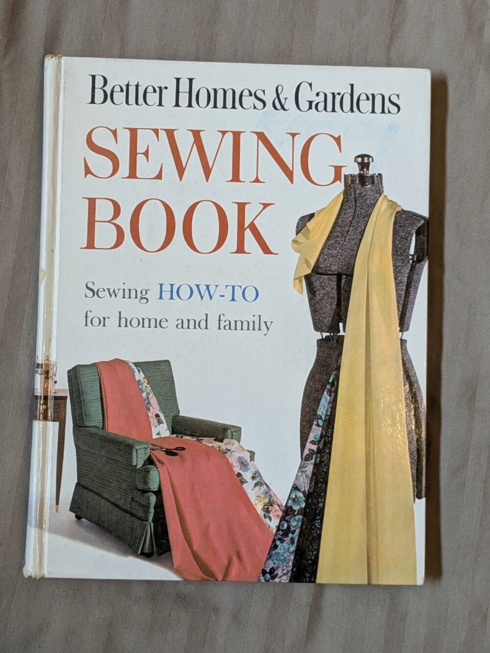 Better Homes & Gardens Sewing Book 1961